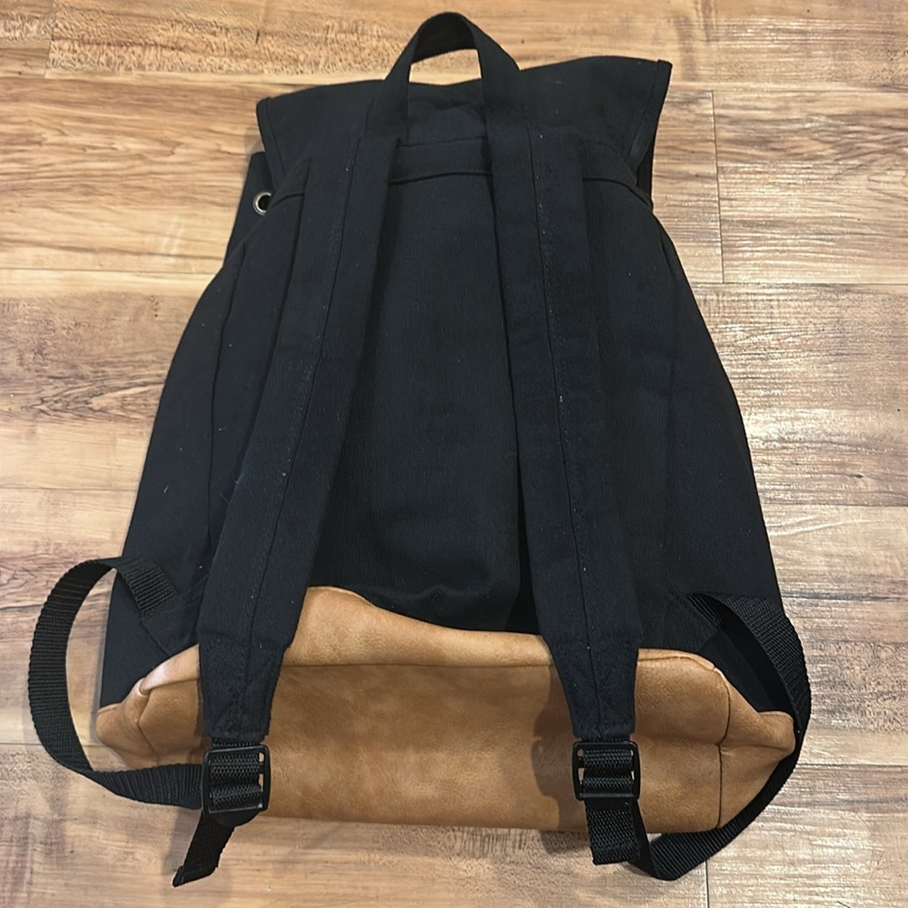 Black DSW Backpack - Picture 2 of 5